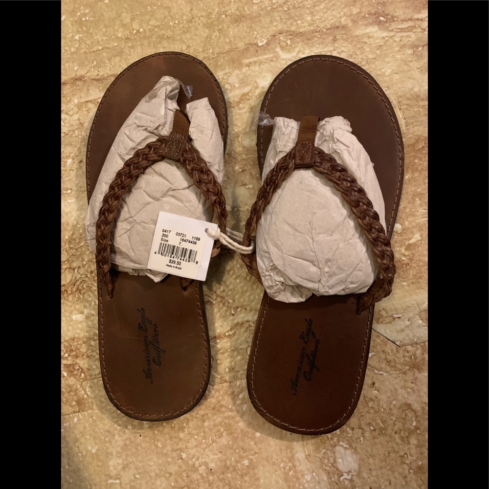 American eagle brown flip flops